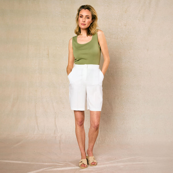 Tailored Linen Shorts With Pockets White