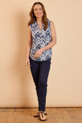 Sleeveless Zig Zag Print Blouse