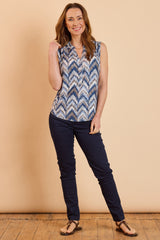 Sleeveless Zig Zag Print Blouse